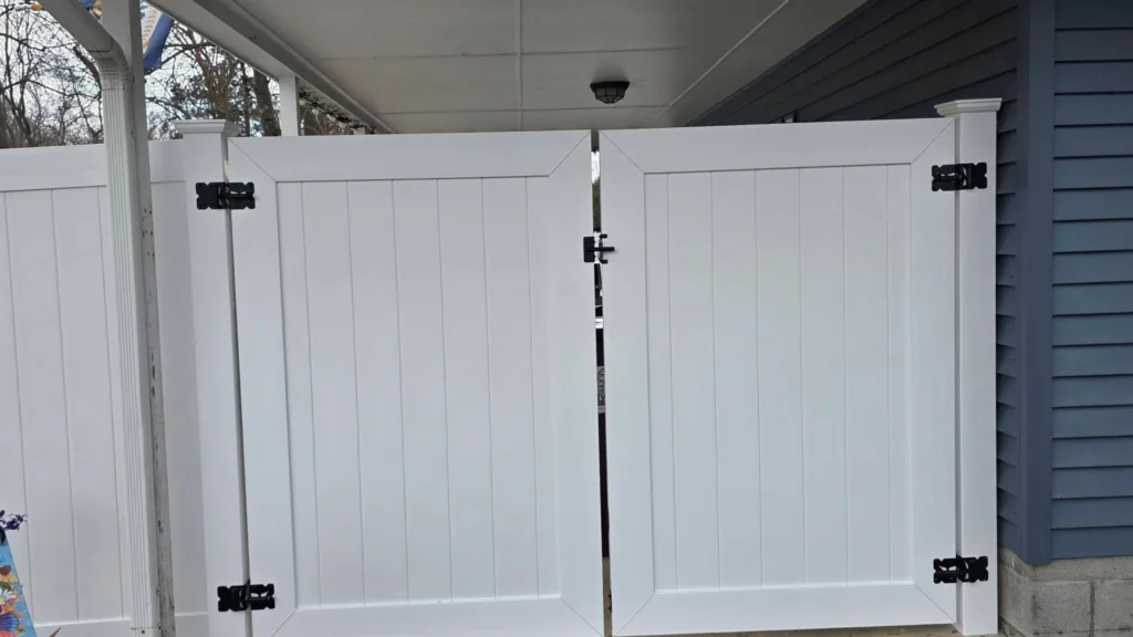 Vinyl fence gate installation, Capital District NY